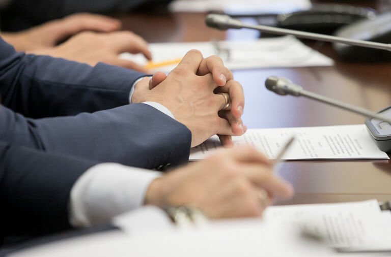 You are currently viewing What is the role of an insurance broker?